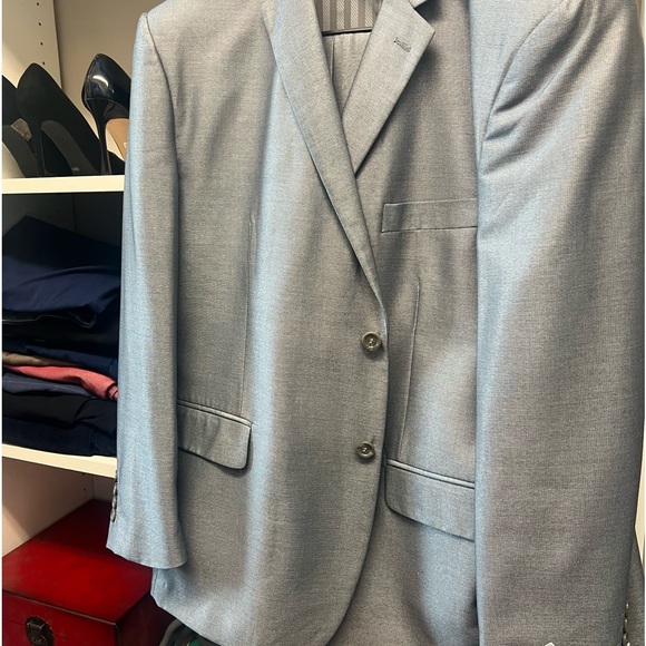 Suit - Picture 2 of 5